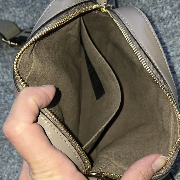 Stella McCartney Beige Crossbody with Logo Strap - Picture 6 of 13